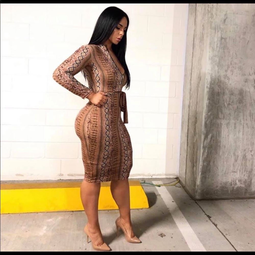 Snake dress 🔥